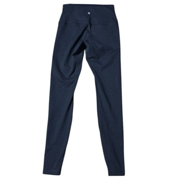 Lululemon women’s black full length textured design fold down leggings - Picture 3 of 3